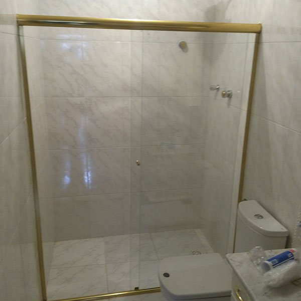 Box incolor 1 fixo e 1 corre kit dourado